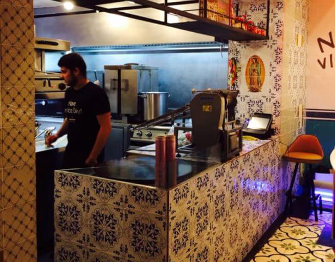 Restaurante-Mexicano-–-Custom-Tile-–-Barcelona